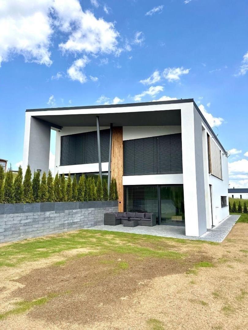 Maly Slavkov Luxury Apartments מראה חיצוני תמונה