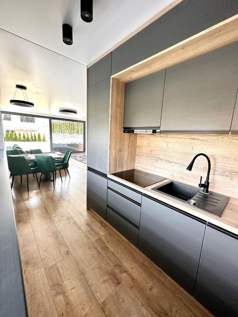 Maly Slavkov Luxury Apartments מראה חיצוני תמונה