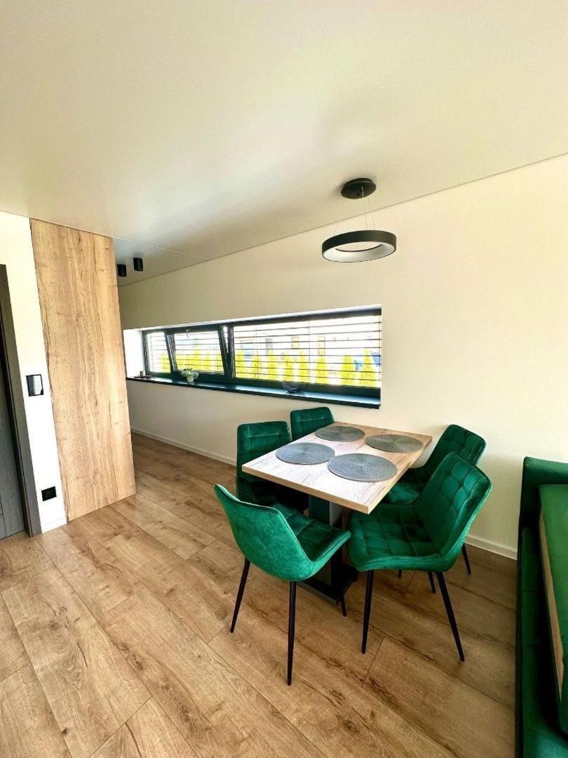 Maly Slavkov Luxury Apartments מראה חיצוני תמונה