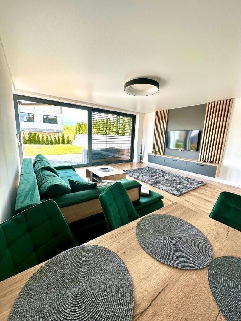 Maly Slavkov Luxury Apartments מראה חיצוני תמונה
