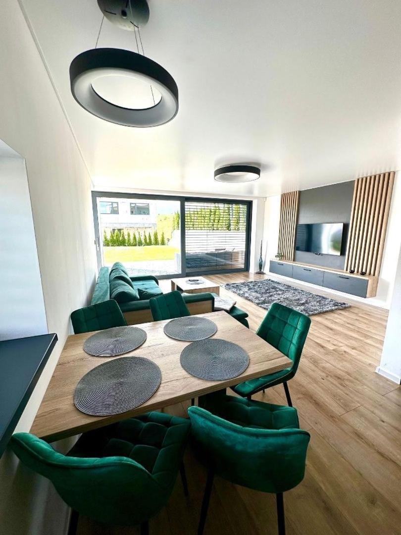 Maly Slavkov Luxury Apartments מראה חיצוני תמונה